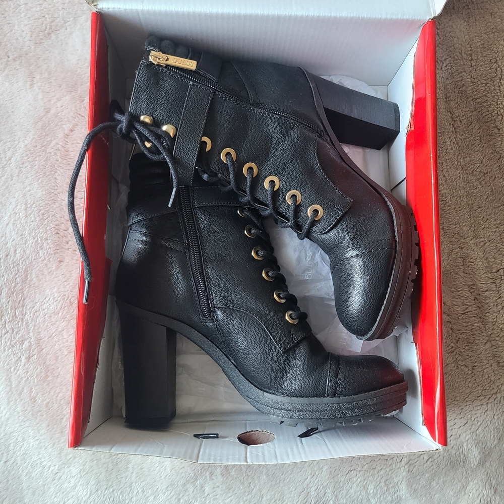 Guess Black Lace-Up Ankle Combat Boots With 4" Heel. Size 7.5